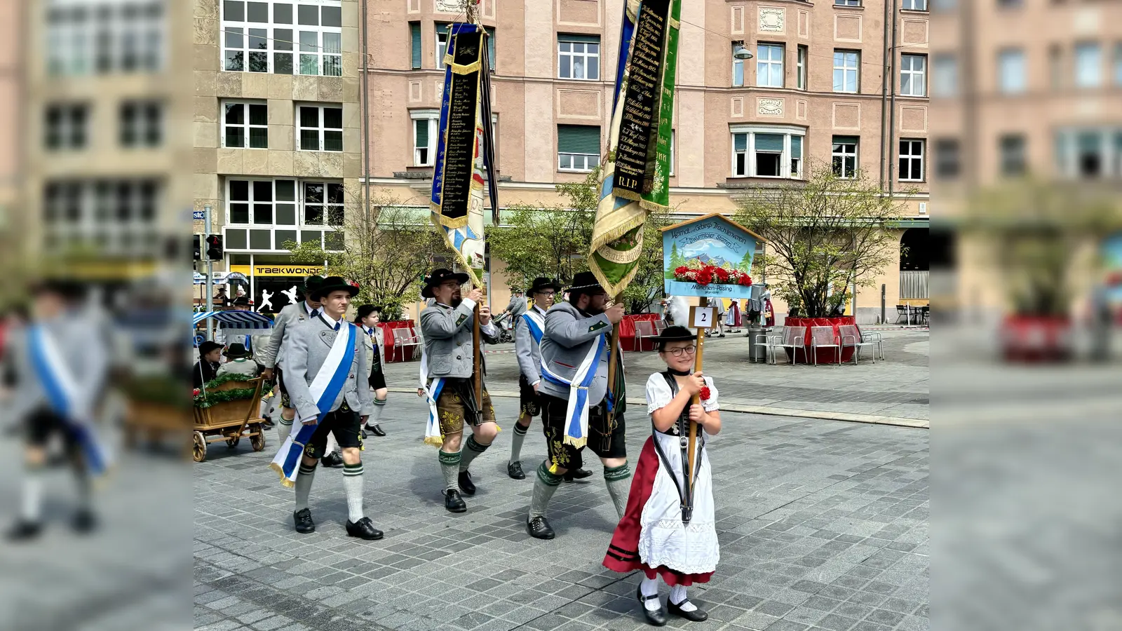 Der Trachtenverein Würmtaler Stamm e.V. feierte sein 125jähriges Jubiläum mit Festumzug und Böllerschützen. (Foto: Ulrike Seiffert)