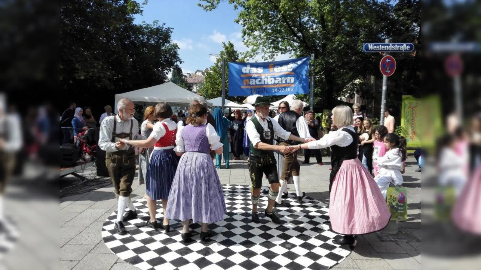Bayerisch tanzen mit &amp;quot;Tröpferl&amp;quot heißt es wieder beim World Neighbours Day am Samstag, 20. Juli. Los geht es um 15.30 Uhr. (Foto: MKJZ)