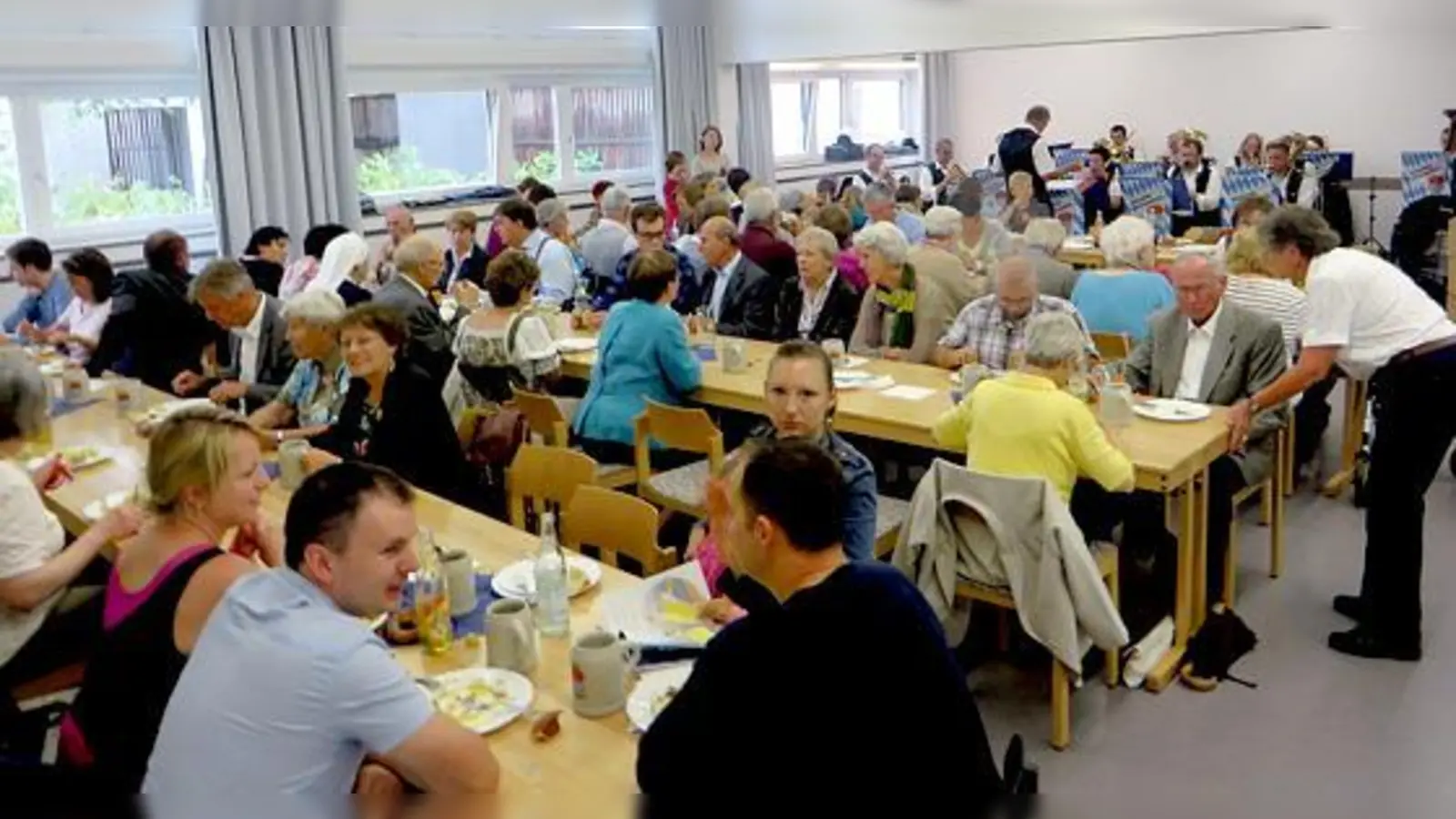 Ob drinnen oder draußen, die Gäste des Pfarrverbandes fühlten sich wohl.	 (Foto: VA)