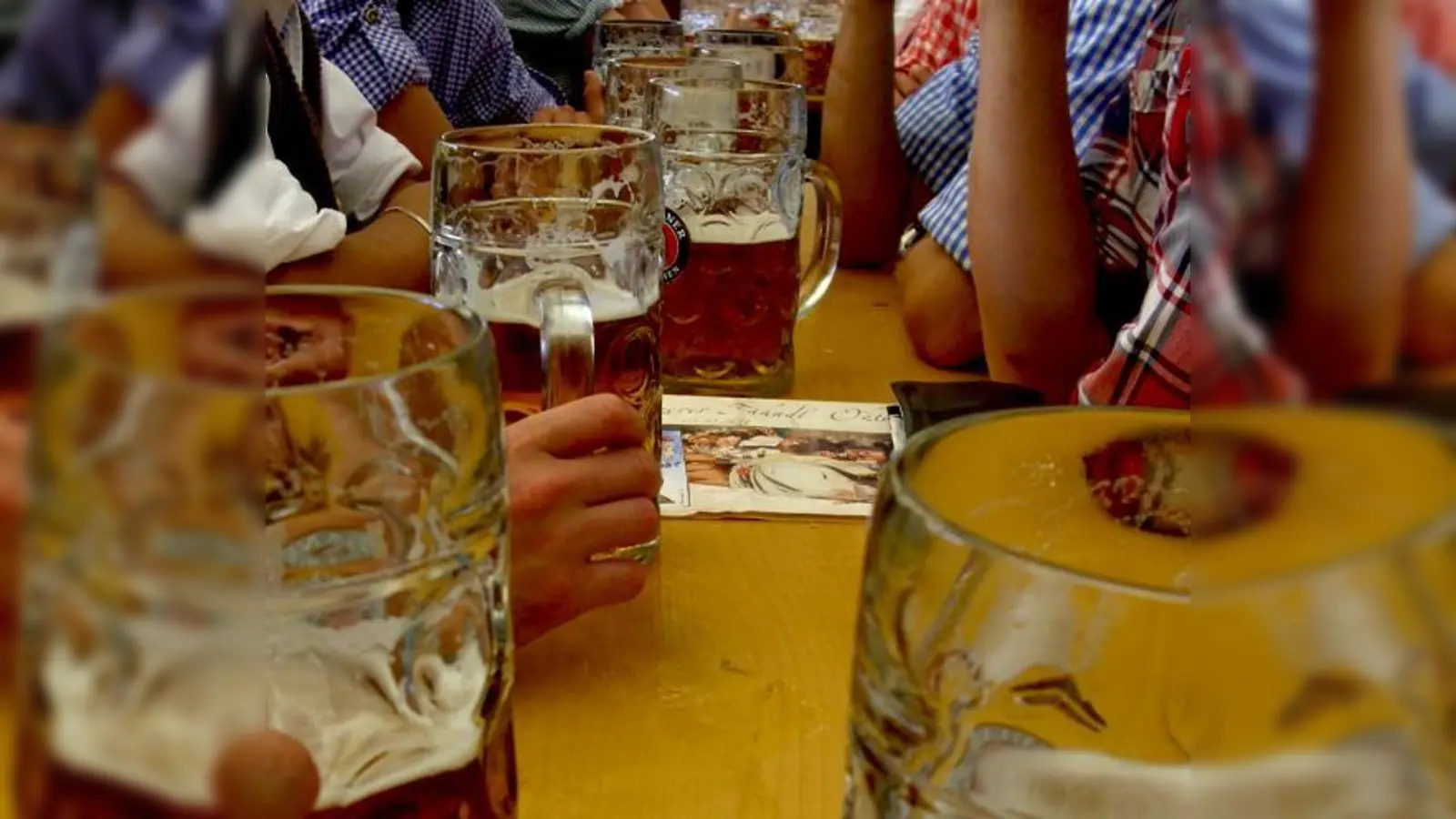 Heuer müssen die Wiesnbesucher für die Maß Festbier wieder tiefer in die Tasche greifen.	 (Foto: sd)