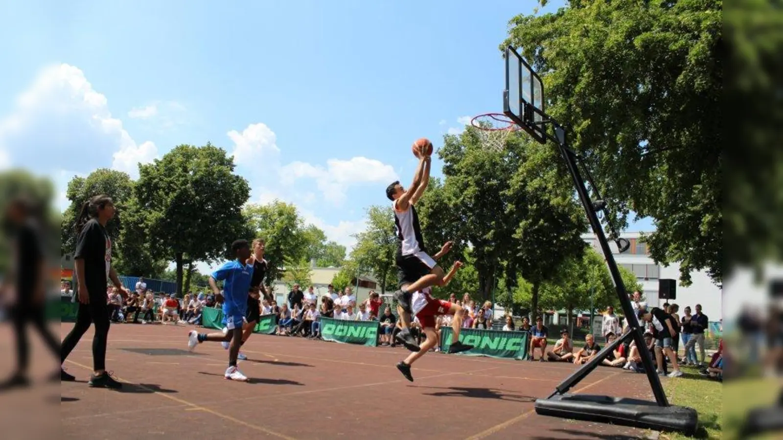 Beliebtes Schülerturnier: Die „Karlsfeld Streetball Challenge” ist im ganzen Landkreis bekannt. (Foto: sb)