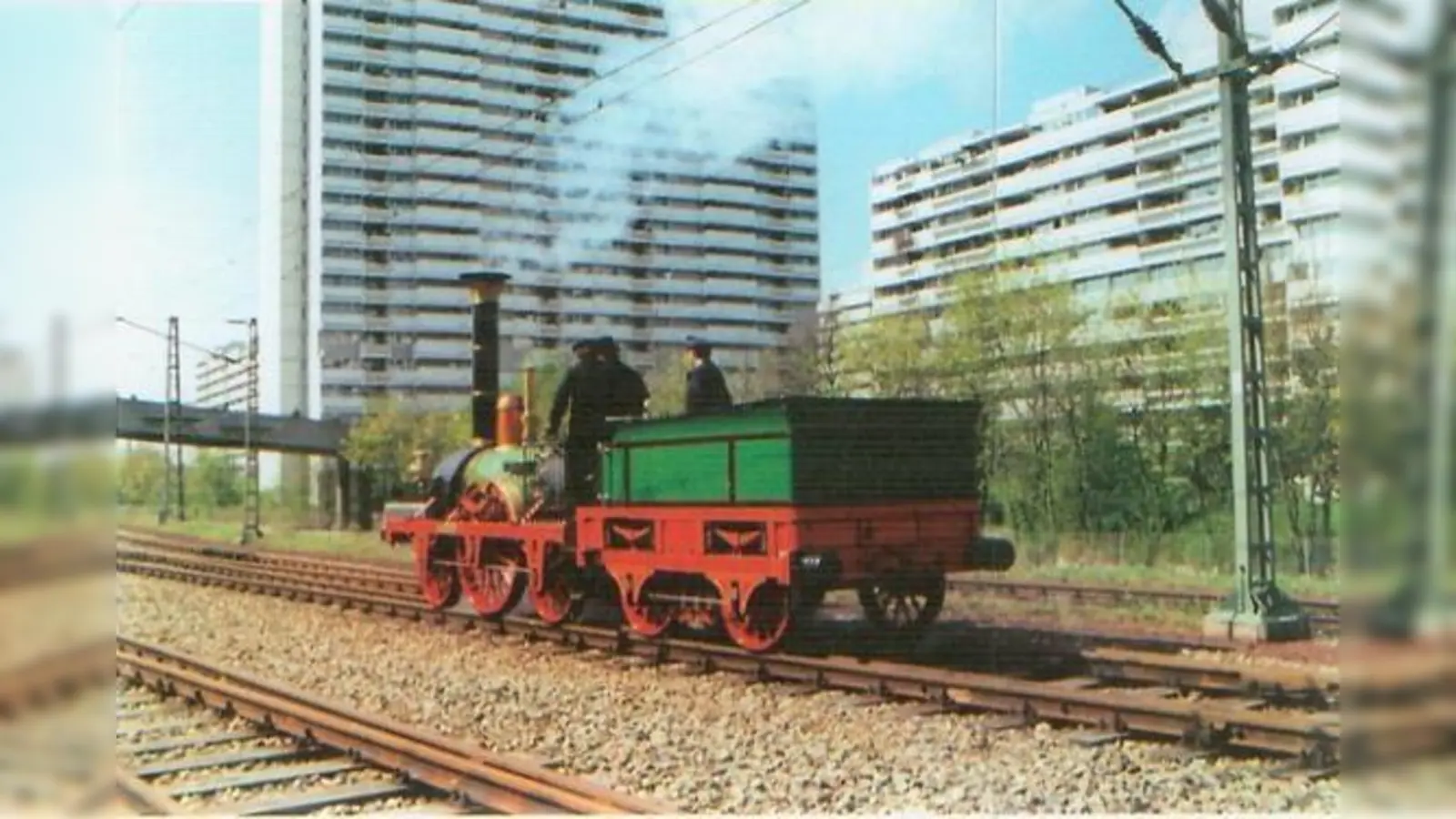 Das hat uns ein Leser schon geschickt: Am 4. Mai 1985 fuhr der historische Adler zwischen München-Moosach und Bahnhof Olympiastadion.  (Foto: Guido Nentwig)