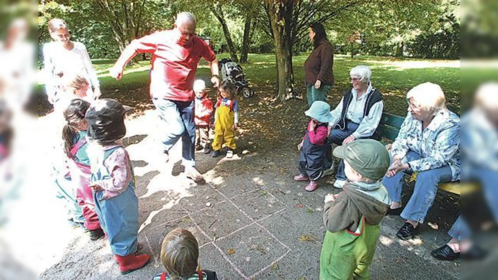 Freude auf beiden Seiten: Das Generationentreffen weckte Erinnerungen bei den Senioren.  (Foto: VA)