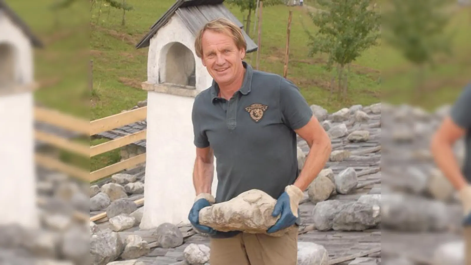 Bei den meisten Baumaßnahmen und Reparaturen im altbayerischen Dorf packt der Doppelolympiasieger und Skiweltmeister mit Freude selbst mit an. 	 (Foto: S. Schlagenhaufer)
