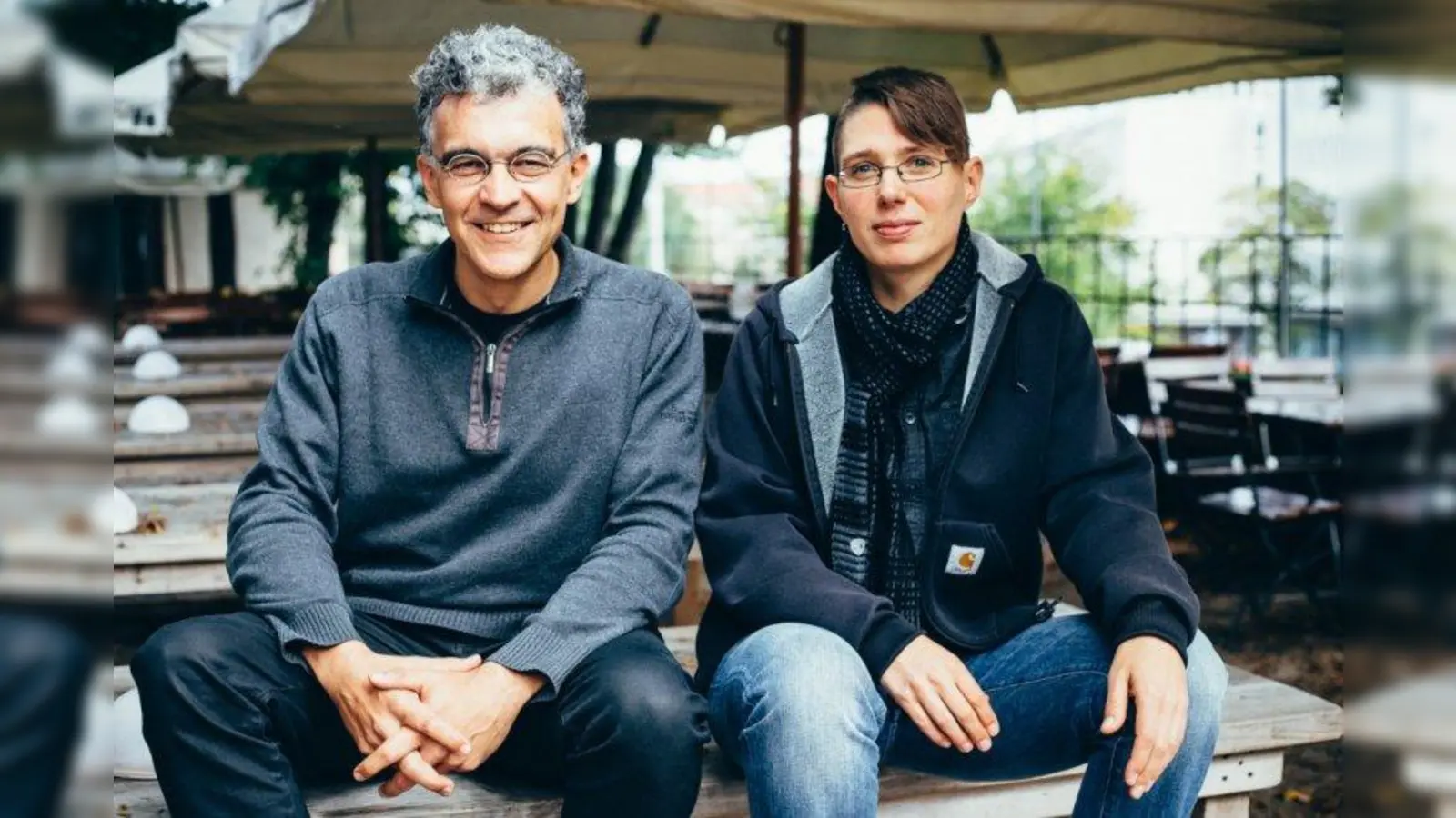 Michael Schneider-Velho (links) sowie Ron Otto vom Fachbereich Politische Bildung am Pädagogischen Institut München sind Ansprechpartner des Projekts &amp;quot;Schule ohne Rassismus - Schule mit Courage&amp;quot; für Oberbayern. (Foto: Schule ohne Rassismus - Schule mit Courage Bayern)