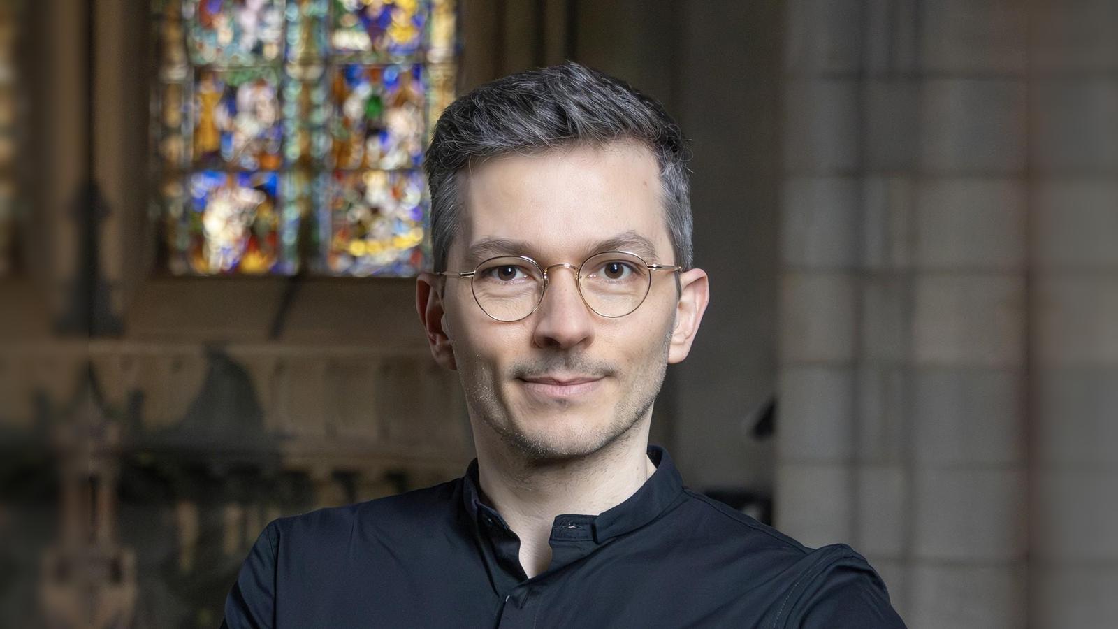 Zwei-Ch-re-singen-beim-Evensong-in-St-Markus