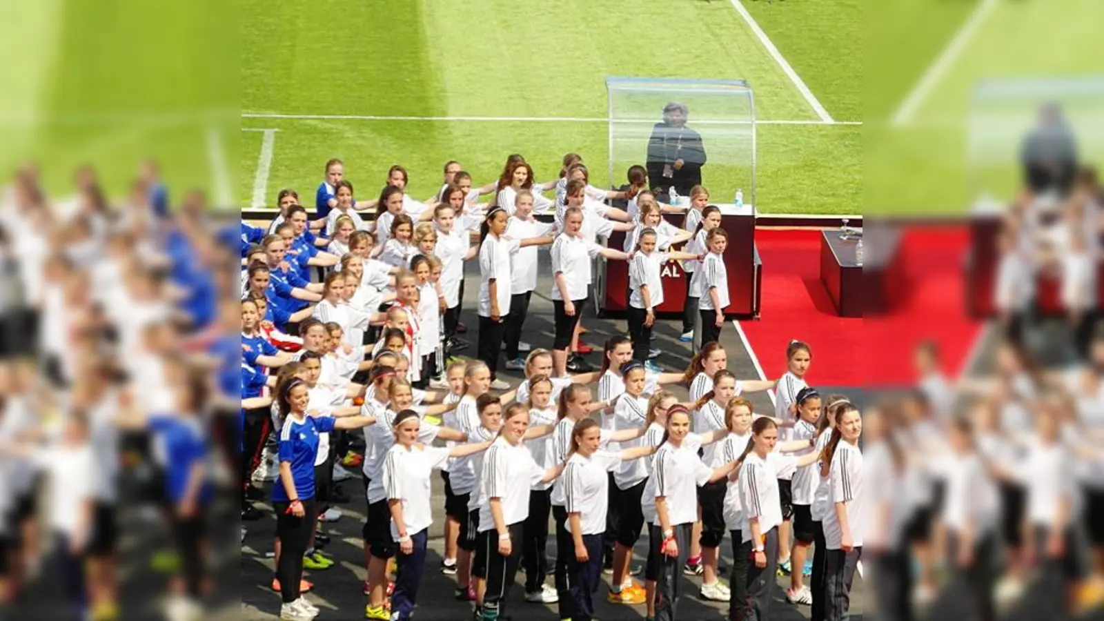 Viel geübt hatten die C-Juniorinnen des FC Fasanerie Nord für die Eröffnungsfeier.  (Foto: VA)