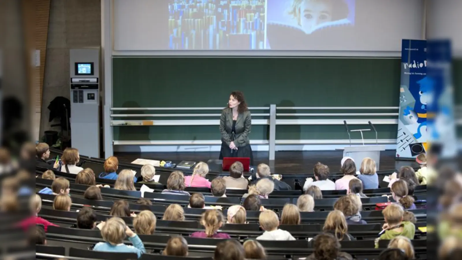 Die von Kultur &amp; Spielraum e.V. und dem Stadtjugendamt/Jugendkulturwerk gemeinsam mit der TU München und mehreren Kooperationspartnern veranstaltete Kinder-Uni startet wieder im November. (Foto: pi)