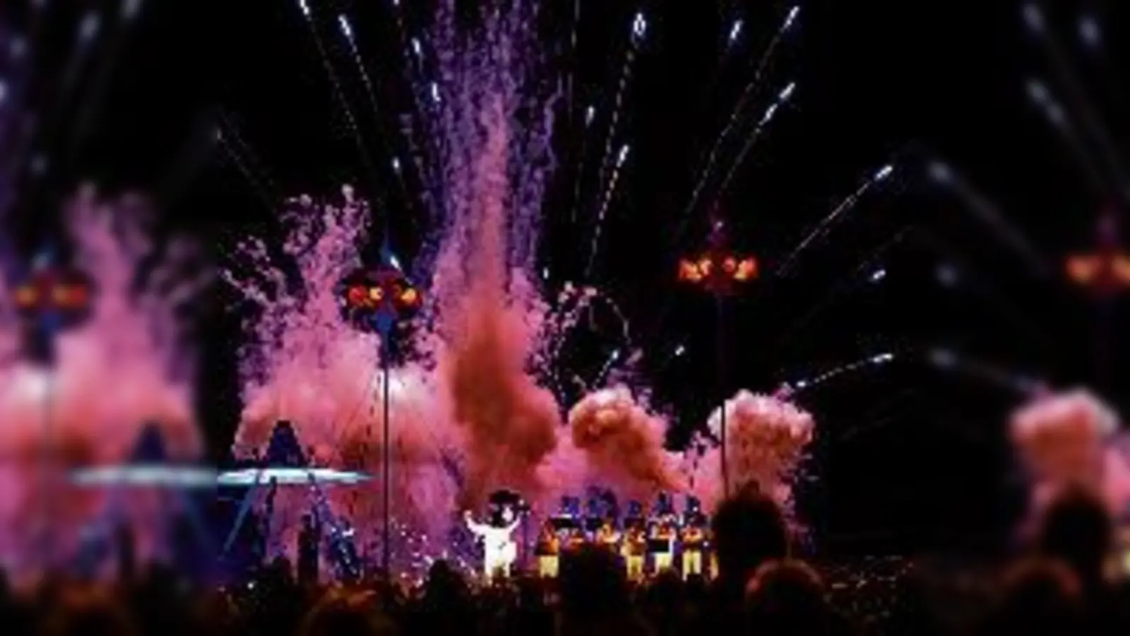 Das berühmte Feuertheater »Ephémère« wird der Geburtstagsparty am 27. Juni den krönenden Abschluss bereiten.	 (Foto: Van Popta)