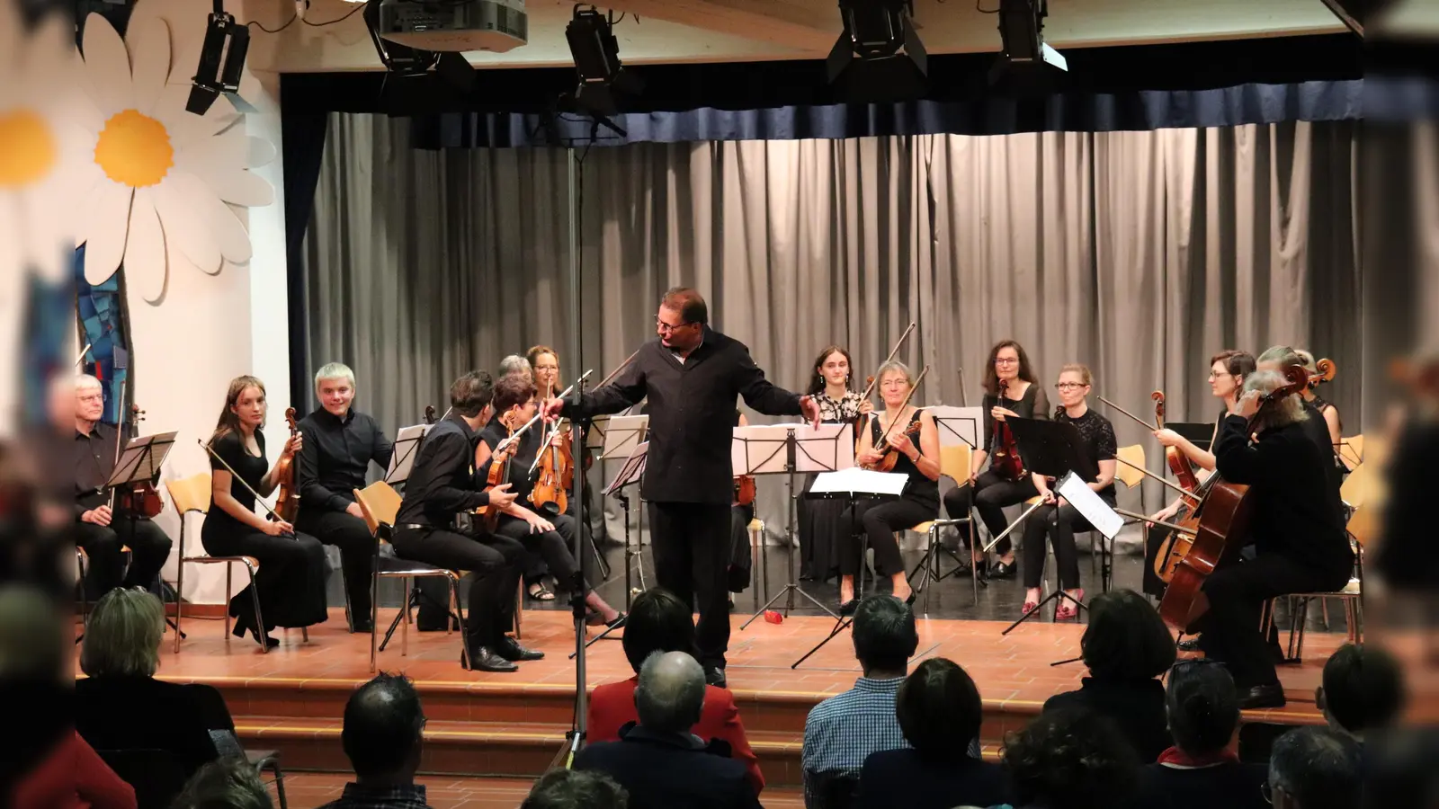 Das Ensemble Haar hat sein Herbstprogramm in der Partnergemeinde Ahrntal in Südtirol erarbeitet und dort auch schon aufgeführt. (Foto: VA)