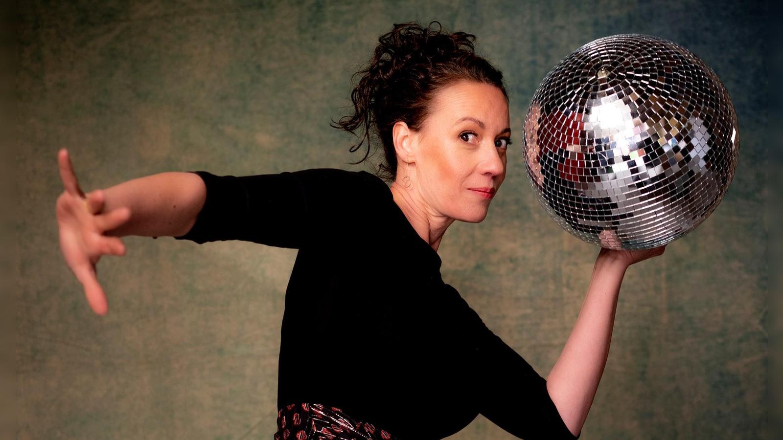 Alice-K-fer-wandelt-im-bosco-erstmalig-auf-Solopfaden