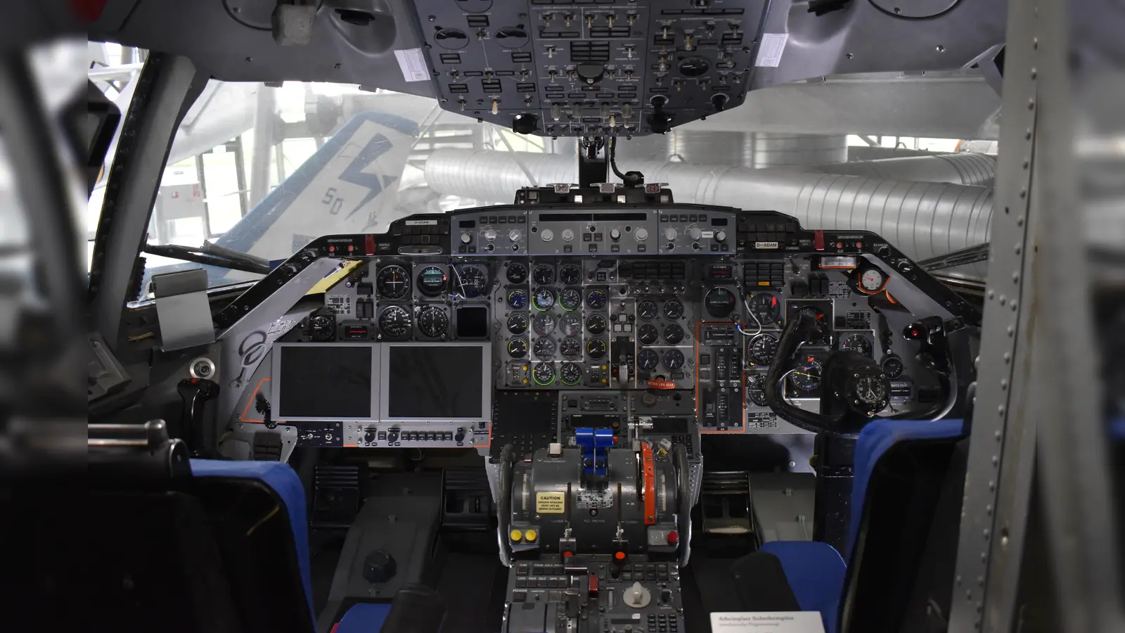 Einsteigen, bitte: Die Flugwerft des Deutschen Museums lädt zur Ausstellung ein. Ein Höhepunkt sind die anstehenden Modellflugtage. (Foto: Daniel Mielcarek)