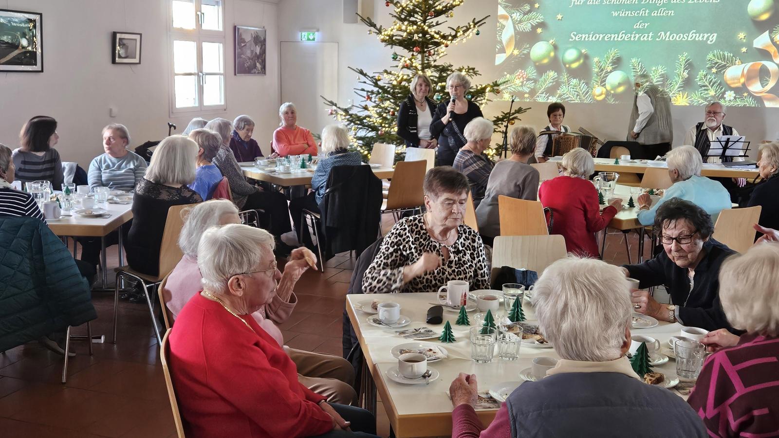 Weihnachtsfreude-f-r-Senioren-in-Moosburg