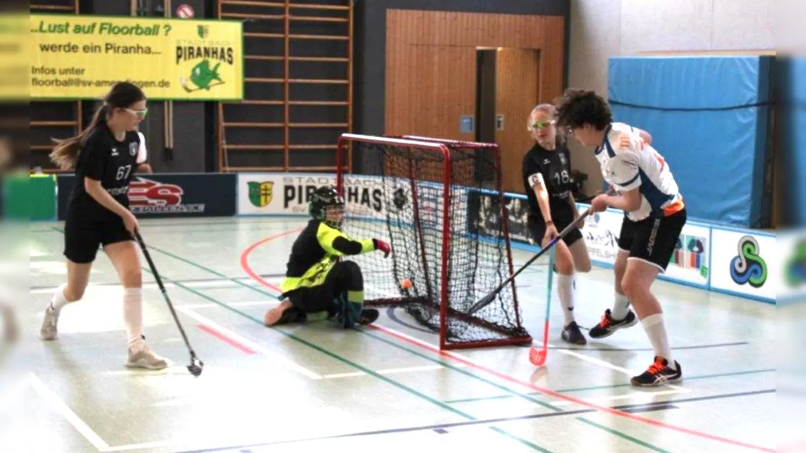 Die U13-Floorballer des PSV München treten in der Meisterrunde vor heimischem Publikum an. (Foto: Verein)