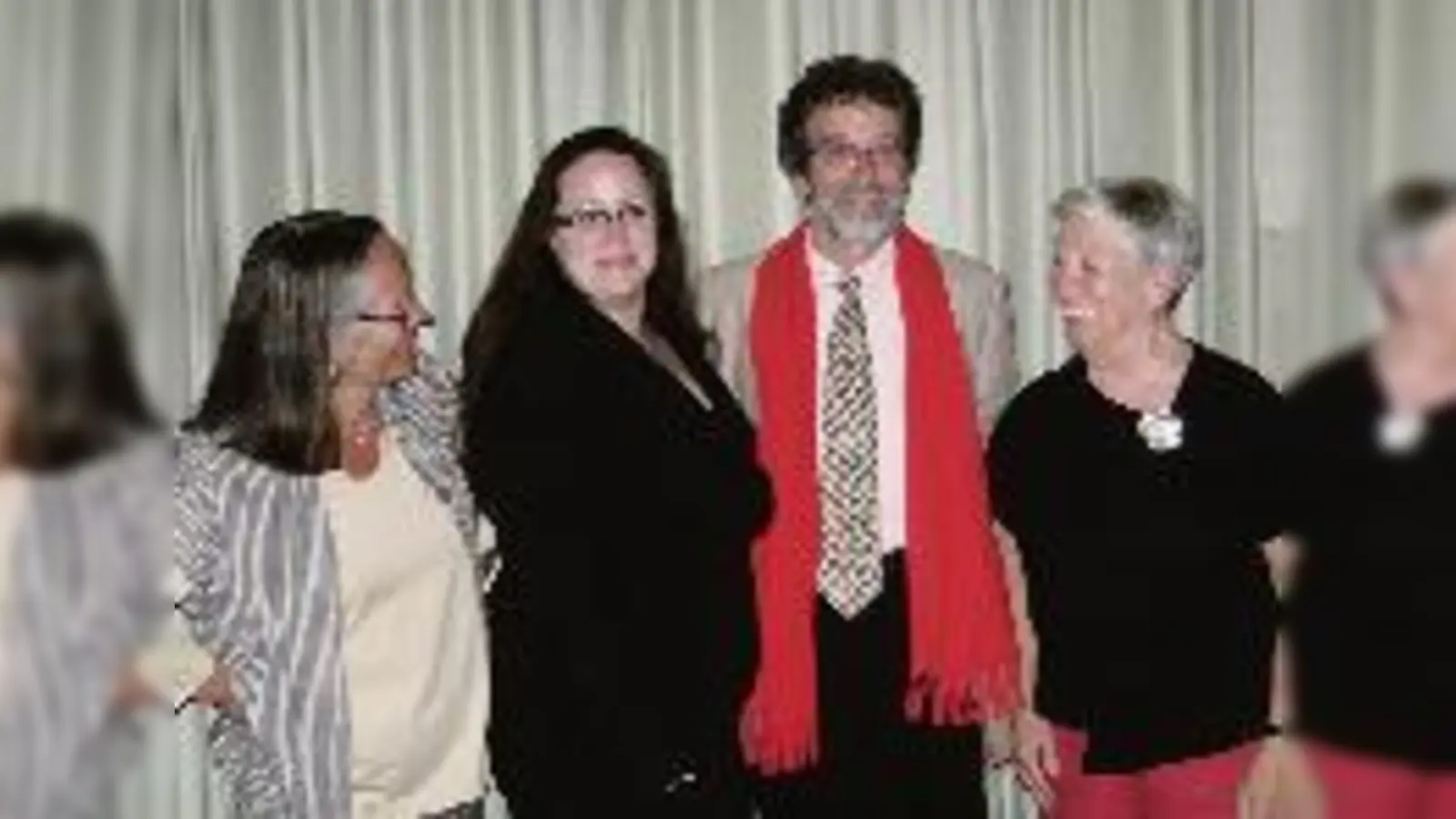 Gruppenbild mit Herrn: Zum Vorstand des BA 1 gehören Angela Horbach-Wilson, Felicia Englmann, Wolfgang Püschel und Elke Elzer (von links).	 (Foto: iz)