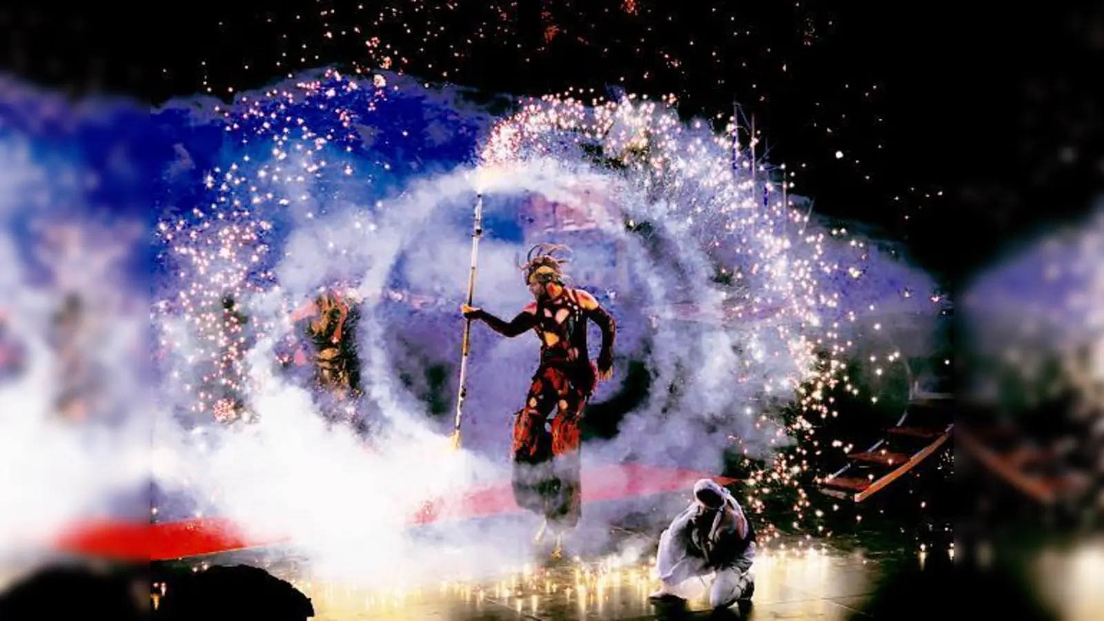 Excalibur: Eine Jahrhunderte alte Geschichte wird mit spektakulären Bildern und großartiger Musik erzählt.	 (Fotos: VA)