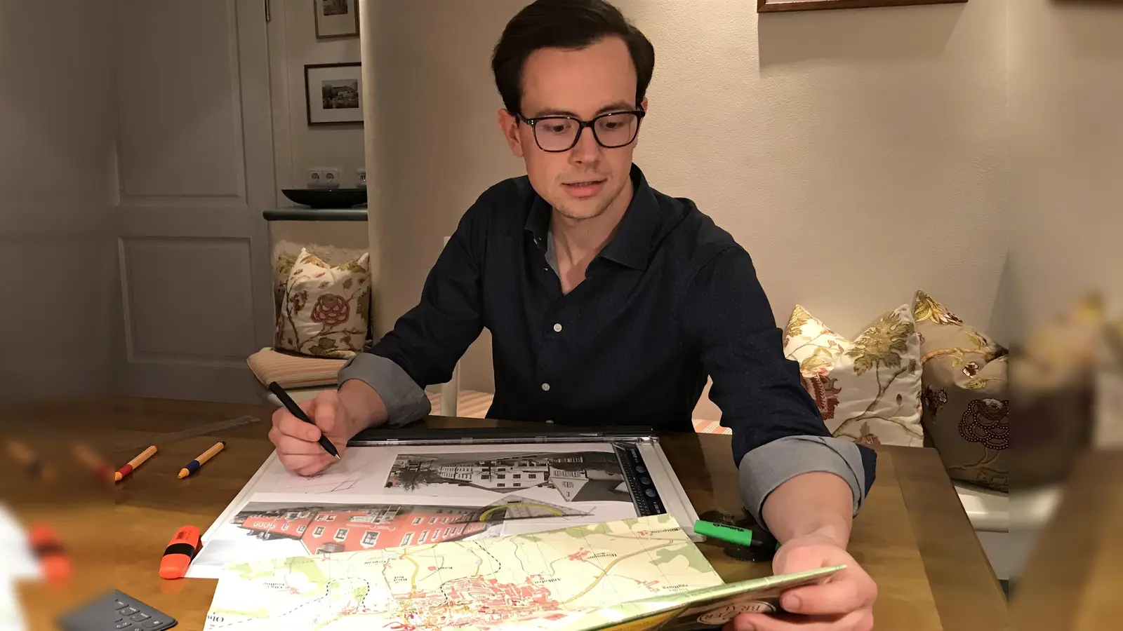 CSU-Ortsvorsitzender Alexander Gressierer bezeichnet das Hölzerbräu-Grundstück als "ein echtes Filetstück im Herzen unserer Heimat". (Foto: CSU)