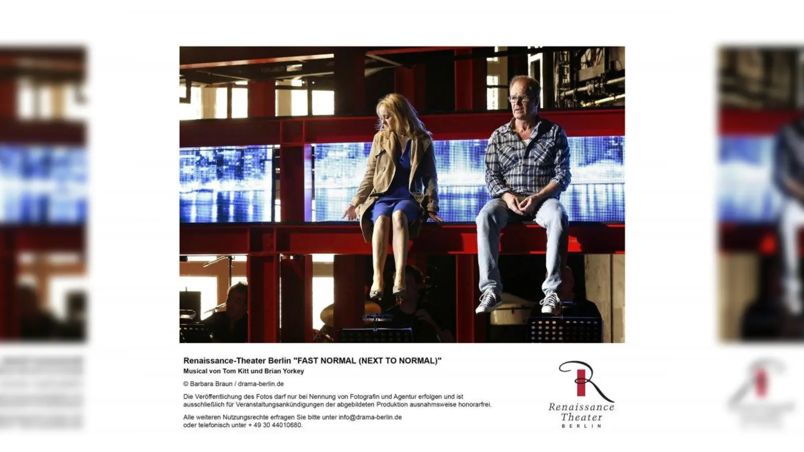 Nur auf den ersten Blick erscheint die Familie Goodman wie eine ganz normale Familie. (Foto: Barbara Braun/ drama-berlin.de)