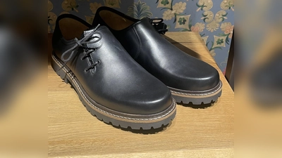 Ob mit oder ohne frisch geputzten Haferlschuhen – wer Jodeln kann, ist in der Seidlvilla willkommen.  (F.: hw)