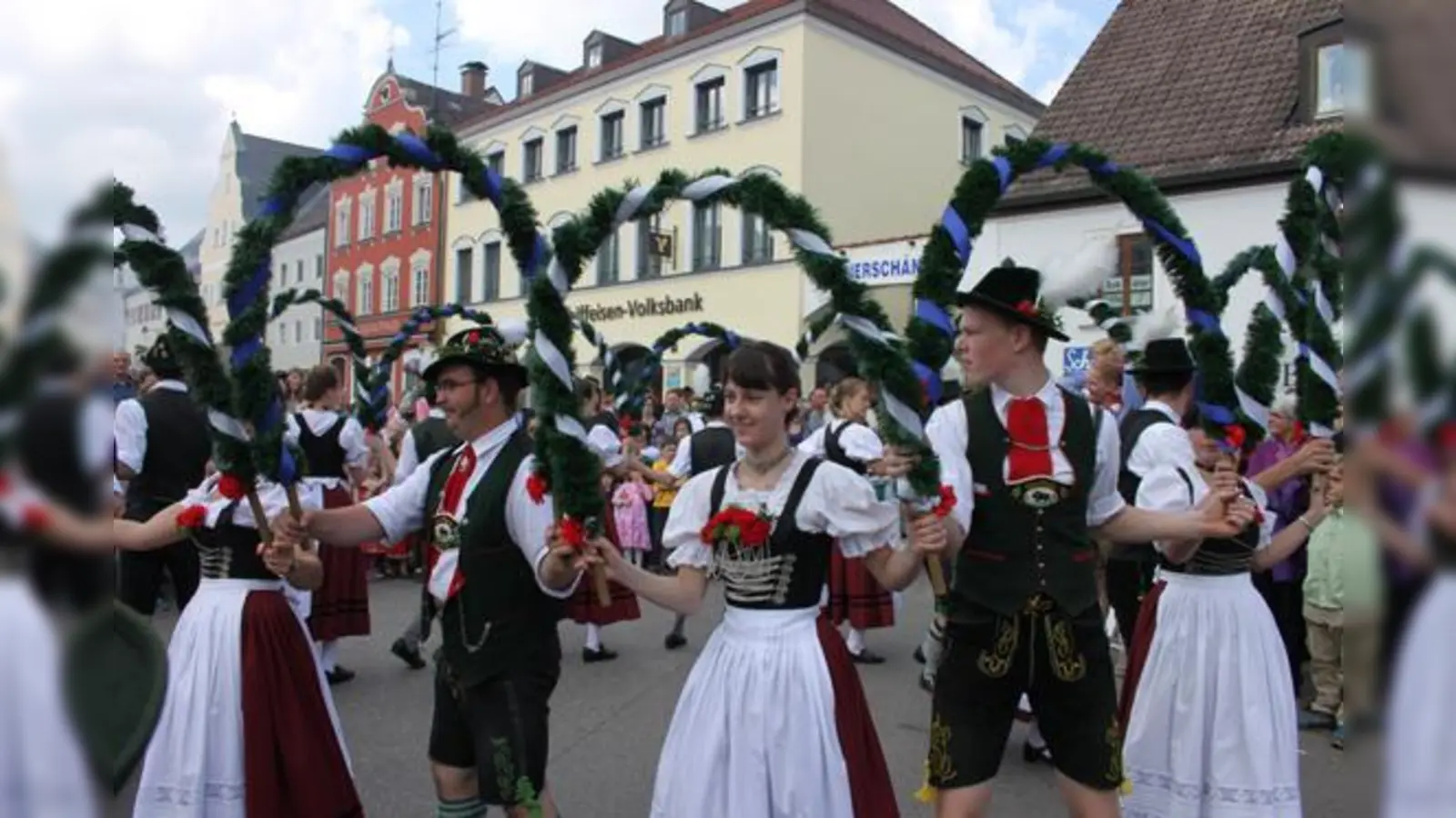 Das Zeremoniell wird in ganz München gefeiert. Auch Moosach freut sich schon.	 (Foto: Lang)