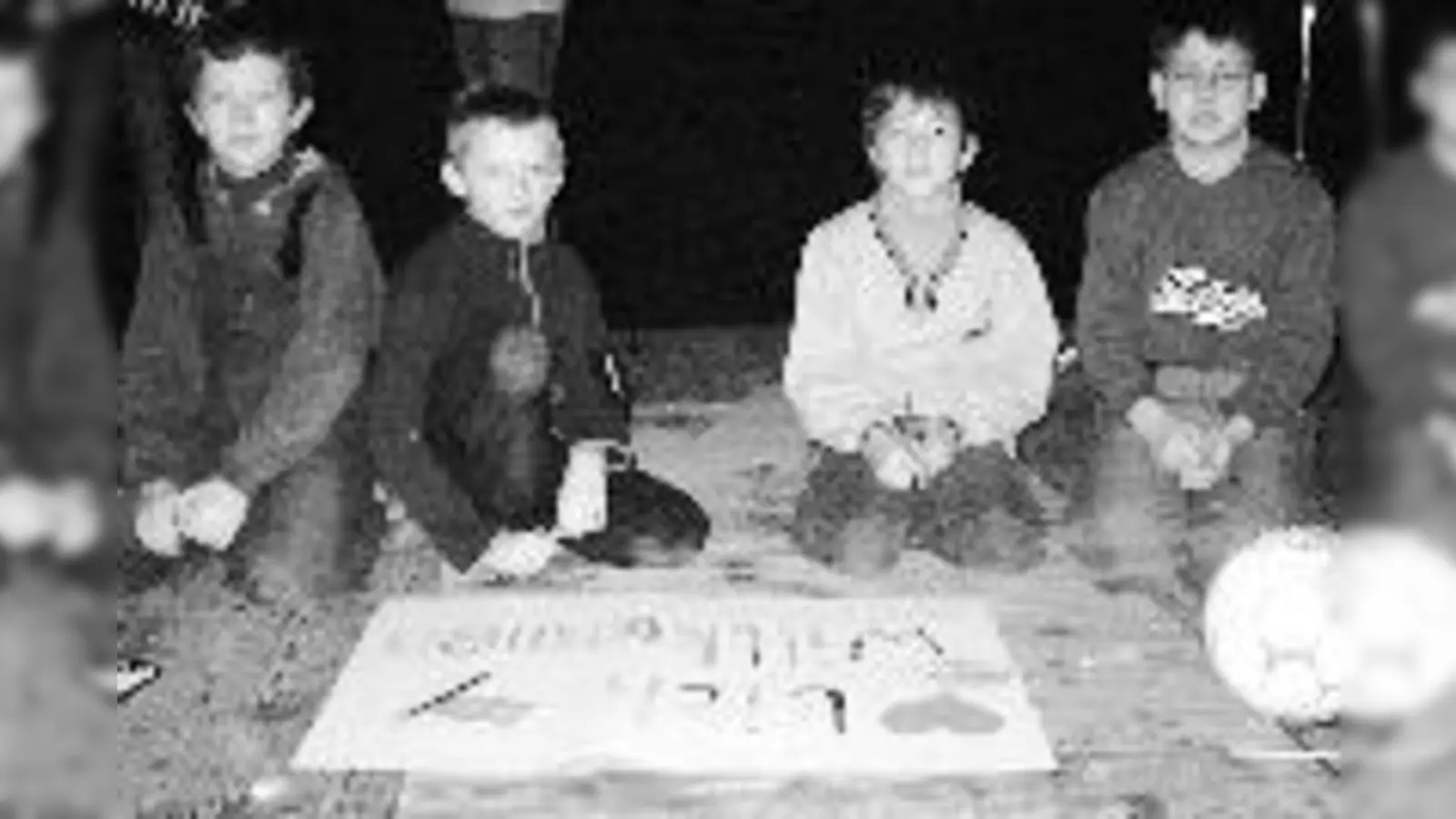 Selbstgebastelt: Mit Plakaten hießen die Grundschüler ihre Gäste willkommen.	 (Foto: Privat)