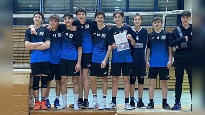 Stolz auf ihren 3. Platz und die Qualifikation für die südbayerische Meisterschaft ist die Volleyball-U 16 Mannschaft des TSV Herrsching.  (Foto: TSV Herrsching)