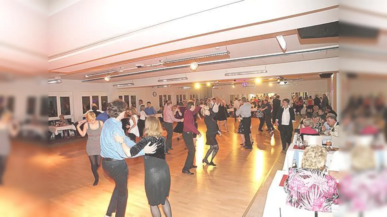 Die Tanzsportgemeinschaft »Da Capo« lädt zu einem öffentlichen Tanzabend ins »TanzSportZentrum« Ebersberg ein.	 (Foto: Brunner)