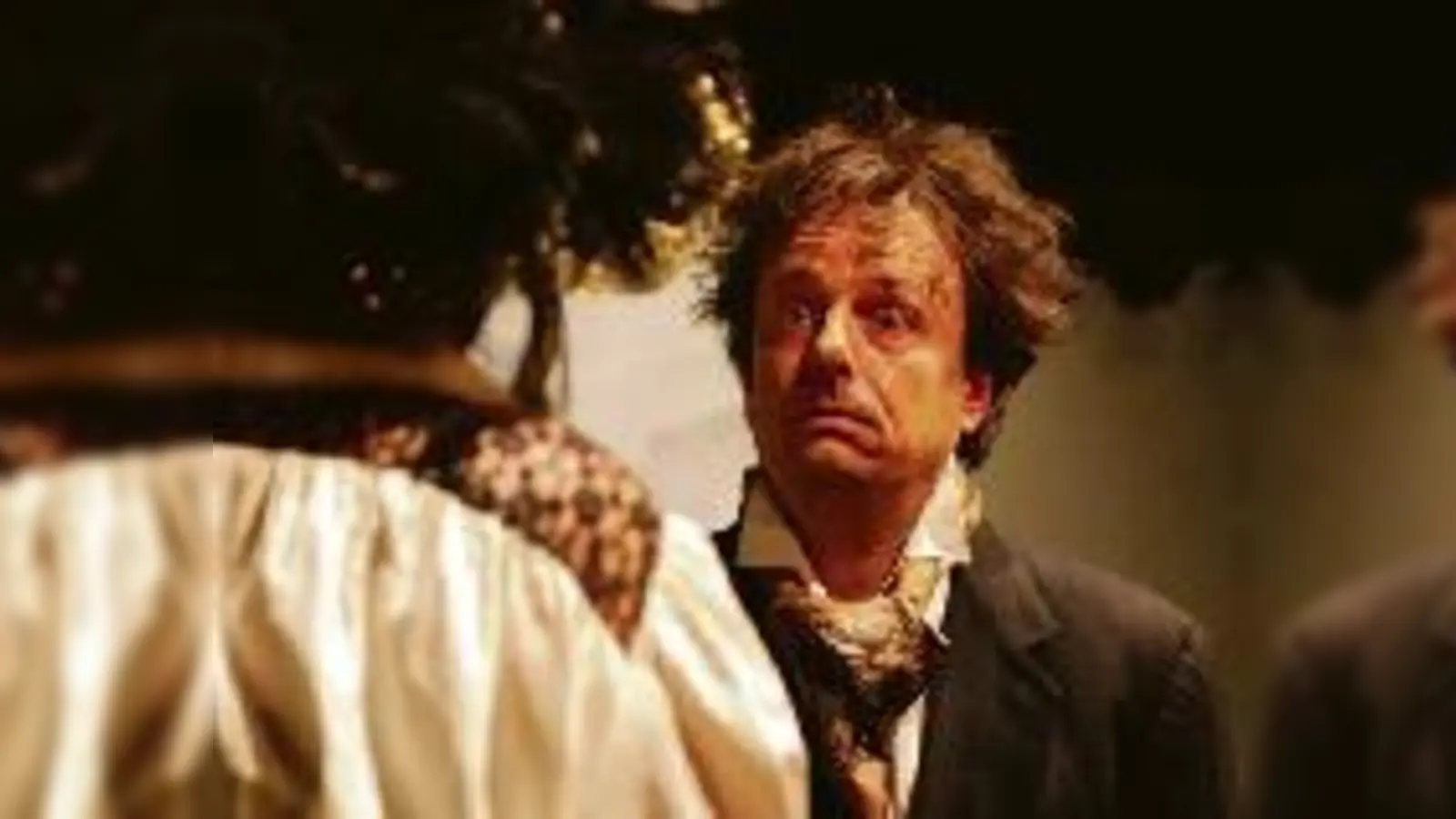 Macht dem Theater in der Au derzeit die größten Sorgen: Mangel an männlichem Nachwuchs, hier eine Szene aus »Der Damenschneider« von 2005.	 (Foto: A. Prott)