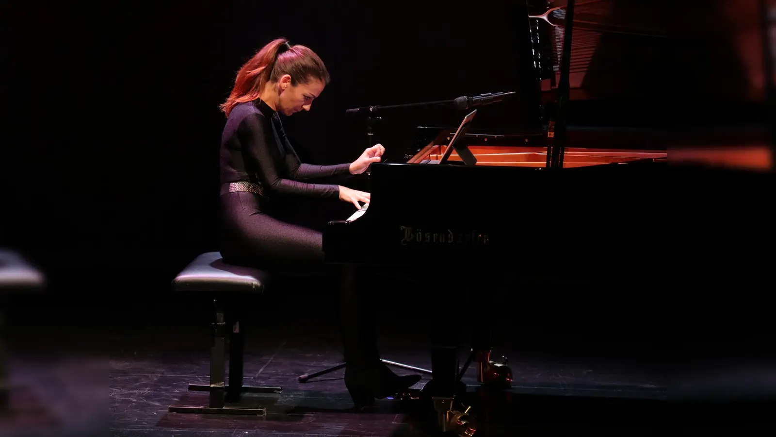 Die bekannte Pianistin Maria Radutu präsentiert ihr Programm „Phönix” in Oberhaching.  (Foto: Radutu)