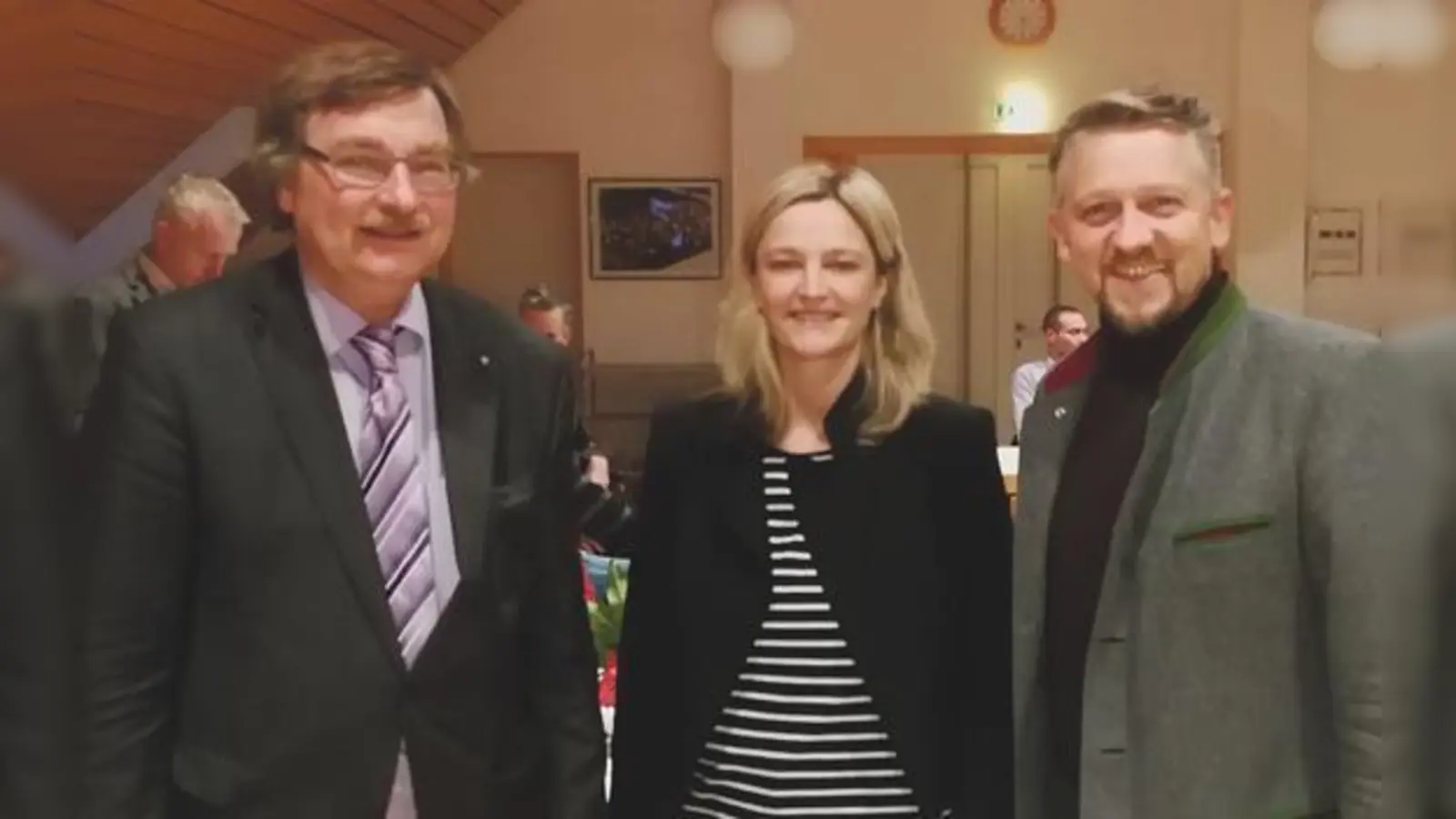 Joachim Unterländer, Gertrud Hanslmeier-Prockl und Thomas Huber waren zufrieden mit dem Gesprächsauftakt.  (Foto: MdL)