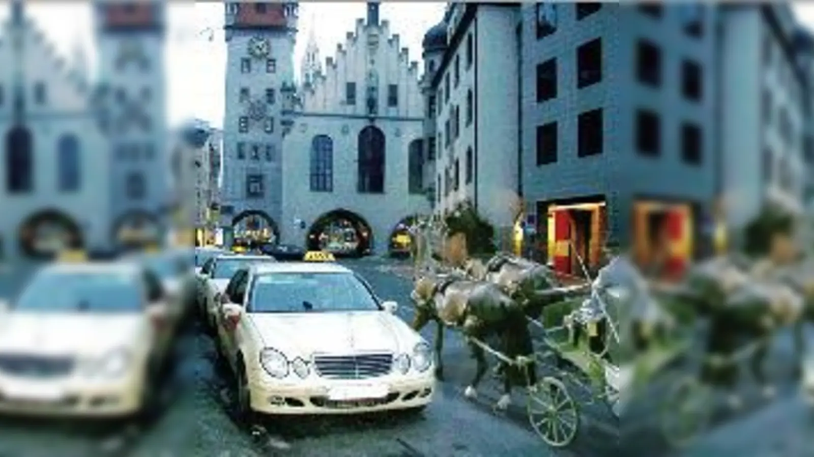 Hü und Hott und viele  (Foto: So könnte München aussehen, wenn die Stadt neben rund 150 PS-starken auch zwei PS-starken Gefährten die Durchfahrt erlaubt.)