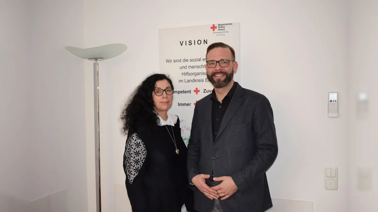 Gisela van der Heijden und Tim Alibasic sind Notfall-Gesprächspartner an den Feiertagen. (Foto: Danuta Pfanzelt)
