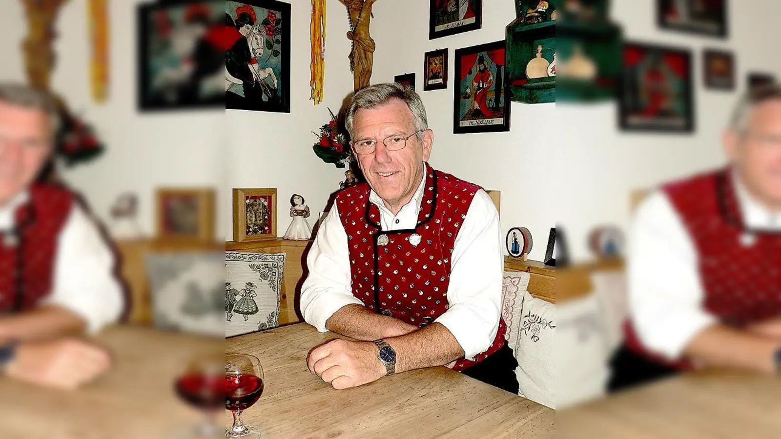 Gerhard Holz moderiert die Veranstaltung »Boarisch gredt, gsunga und gspuit«. 	 (Foto: Privat)