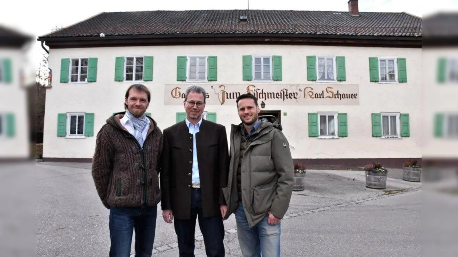 „Wir haben eine funktionierende Lösung gefunden”: Bürgermeister Rainer Schnitzler (Mitte) mit Dr. Florian Huber (links) und Manuel Kindervater. (Foto: Hauck)