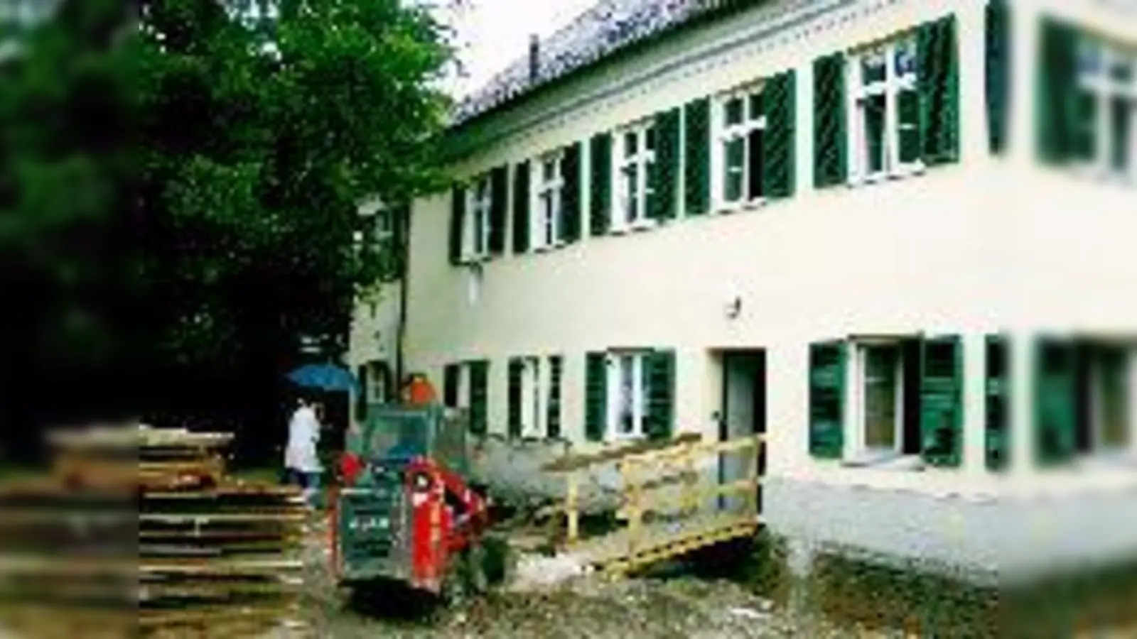 Vom Schlössl zum Bürgerhaus: Die Bauarbeiten sind schon in vollem Gange.	 (Foto: sk)