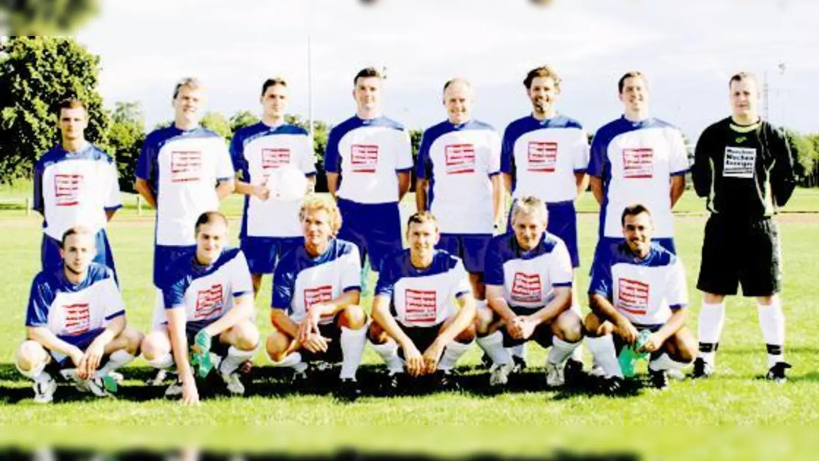 Vor dem Spiel war die Nord-Rundschau-Elf noch guter Dinge. Doch auch nach dem 3:8 ging die Welt nicht unter.	 (Foto: cr, ek)