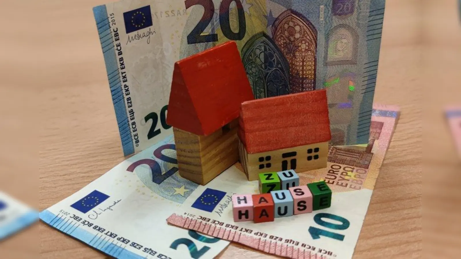 Eigenkapital ist die größte Hürde beim Wohneigentumserwerb. Deshalb gilt auch in Niedrigzinszeiten: sparen, sparen, sparen. (Foto: Elisa Selleske/be.p)