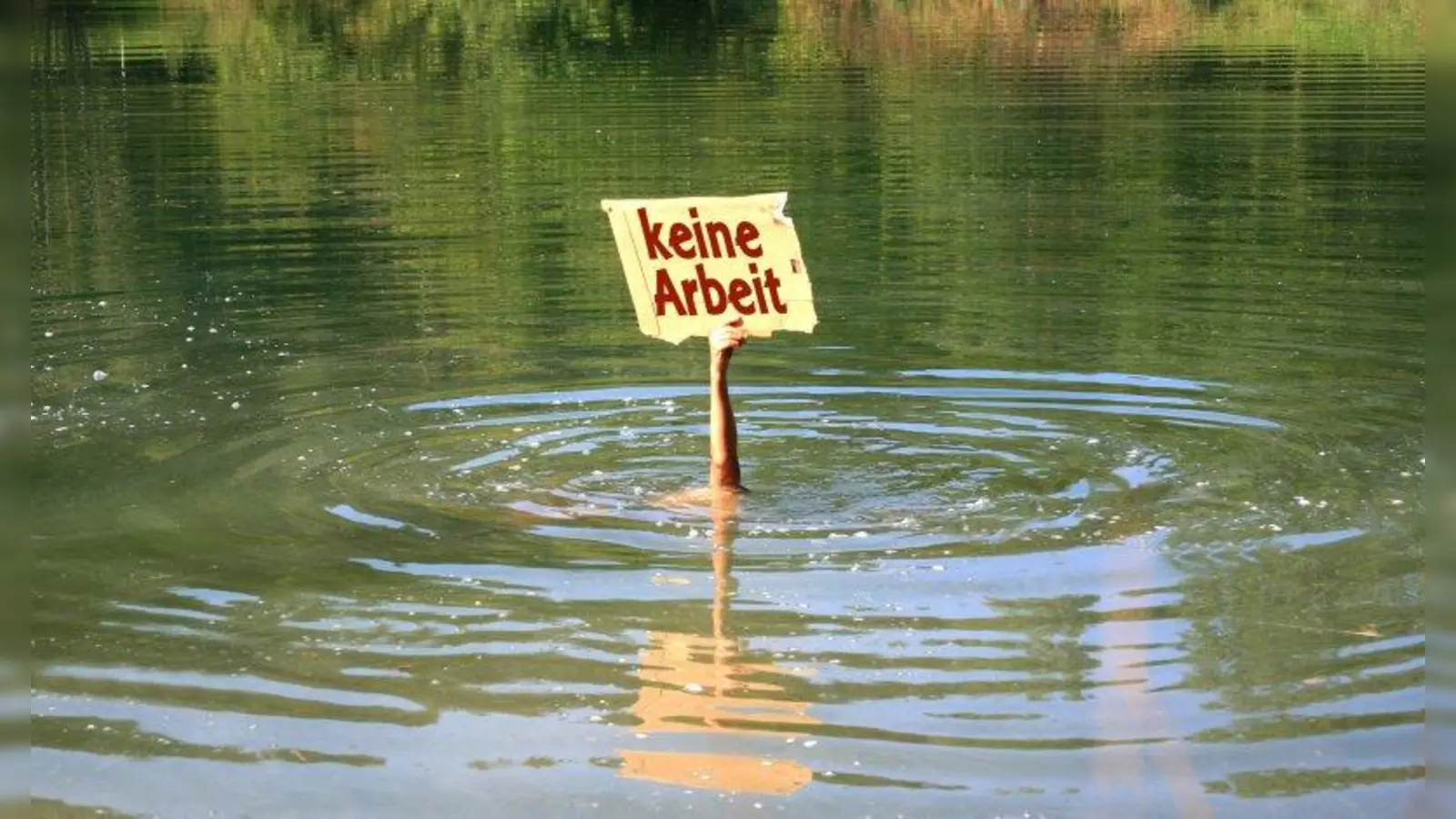 Im vergangenen Schuljahr erhielten 90 Prozent der Absolventen keine Anstellung an einer staatlichen bayerischen Realschule. (Foto: Rainer Sturm/pixelio.de)