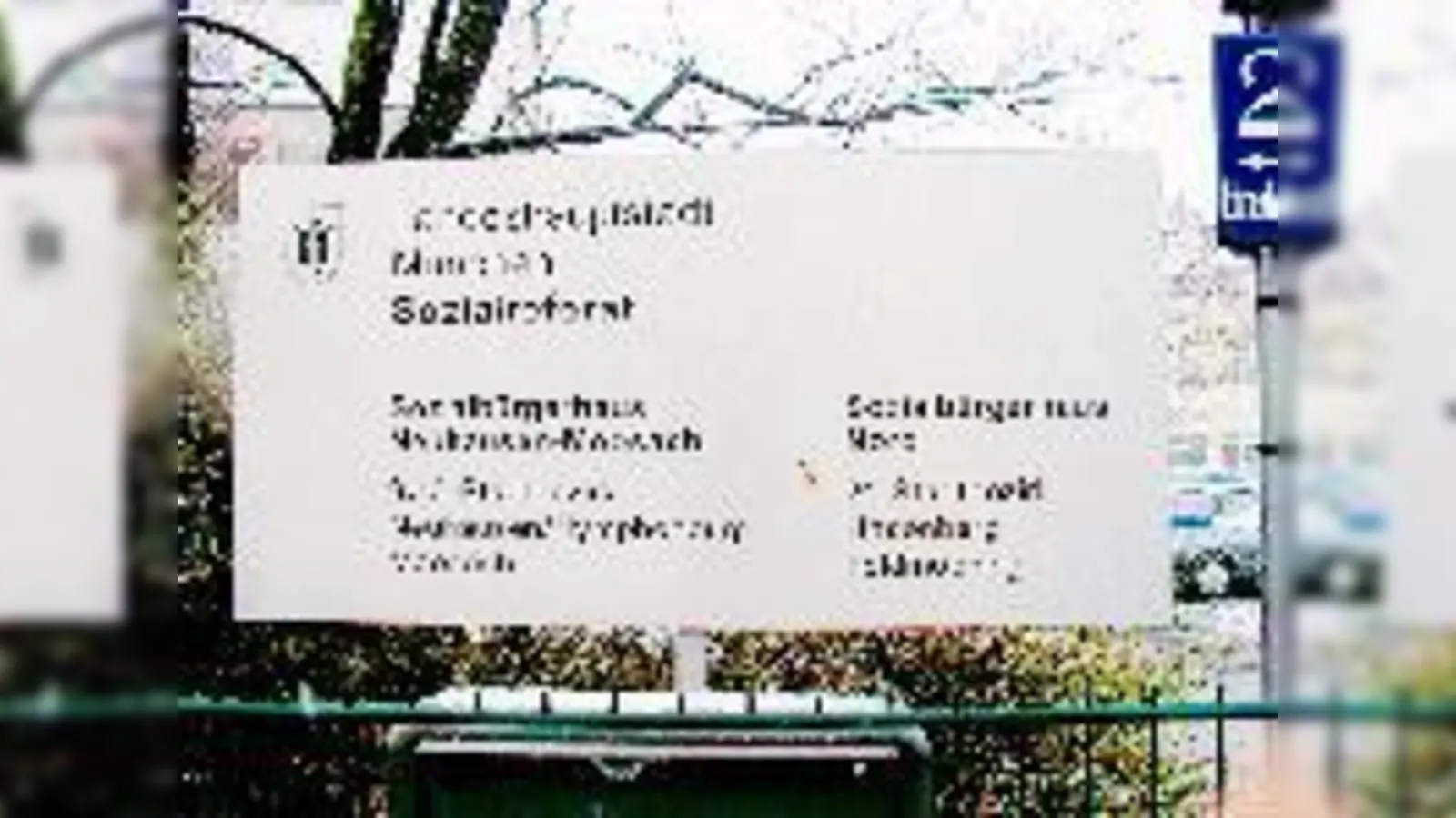 Die verschiedenen sozialen Einrichtungen in Moosach sind von der Regsam-Umstrukturierung betroffen. Darunter auch das Sozialbürgerhaus, ASZ, Jugendeinrichtungen wie das Mooskito oder die Kirchen.	 (Fotos: ta)