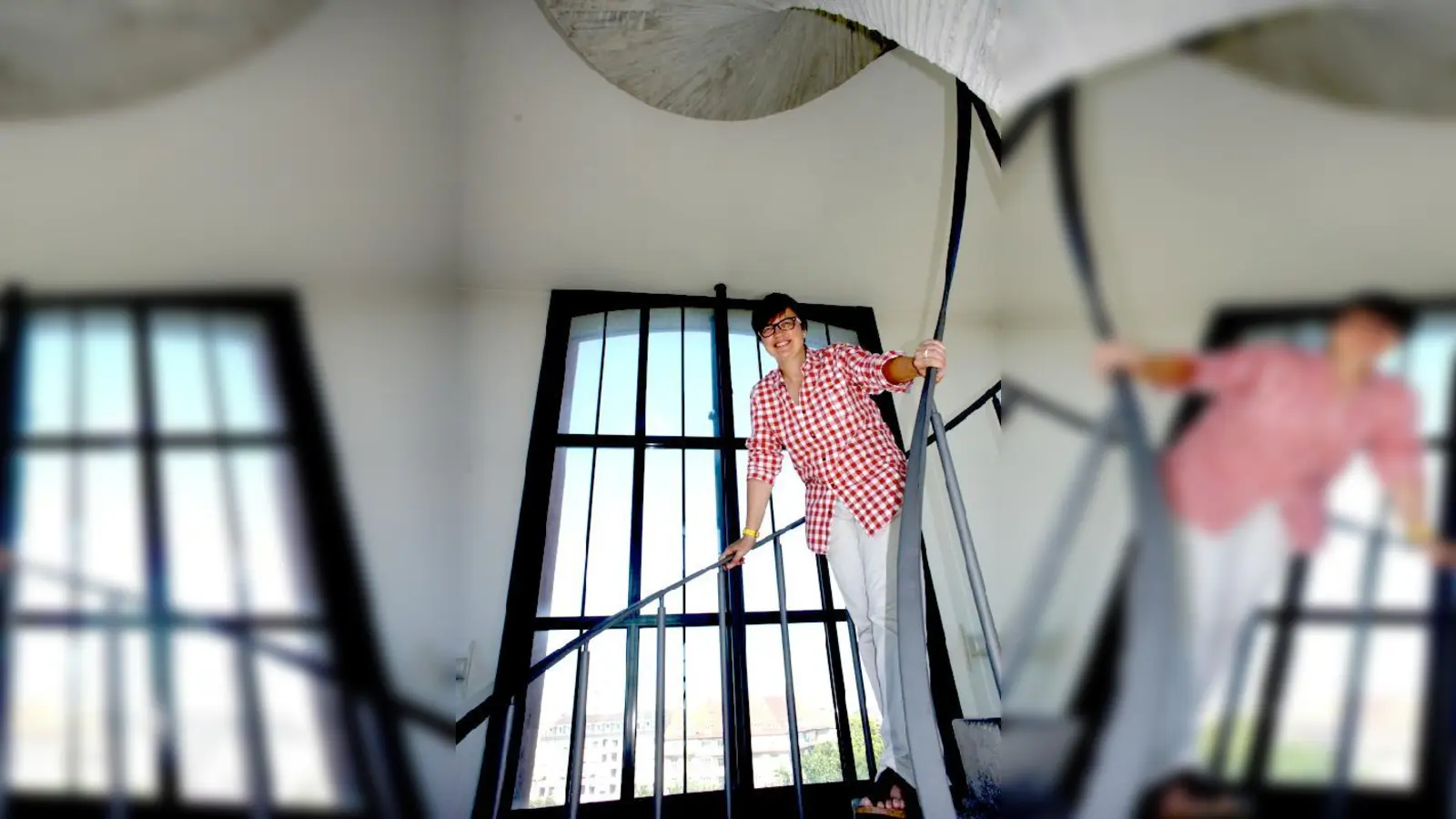 Talk im Turm: Pfarrerin Sandra Zeidler lädt zu anregenden Gesprächen im Turm von St. Matthäus  mit schönem Rundumblick auf München von fast 51 Meter Höhe.  (Foto: ms)