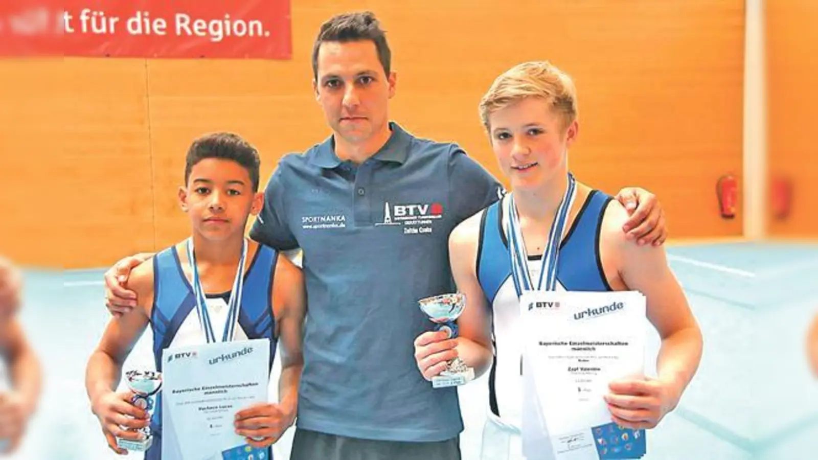 Gute Leistungen zeigten Lucas Pachecho (links) und Valentin Zapf (rechts). In der Mitte Trainer Zoltan Csuka.	 (Foto: Verein)