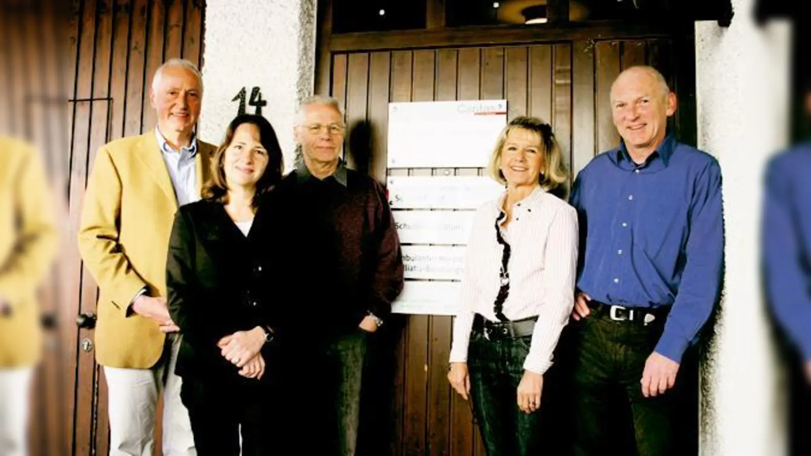 Das Team der Schuldnerberatung hat immer ein offenes Ohr: (v. l.) Georg Schlimm, Birgit Oppermann-Schramm (hauptamtlich), Arnold Hermann,  Heidi Hall-Braida und Klaus Binder (hauptamtlich).   (Foto: Woschée)