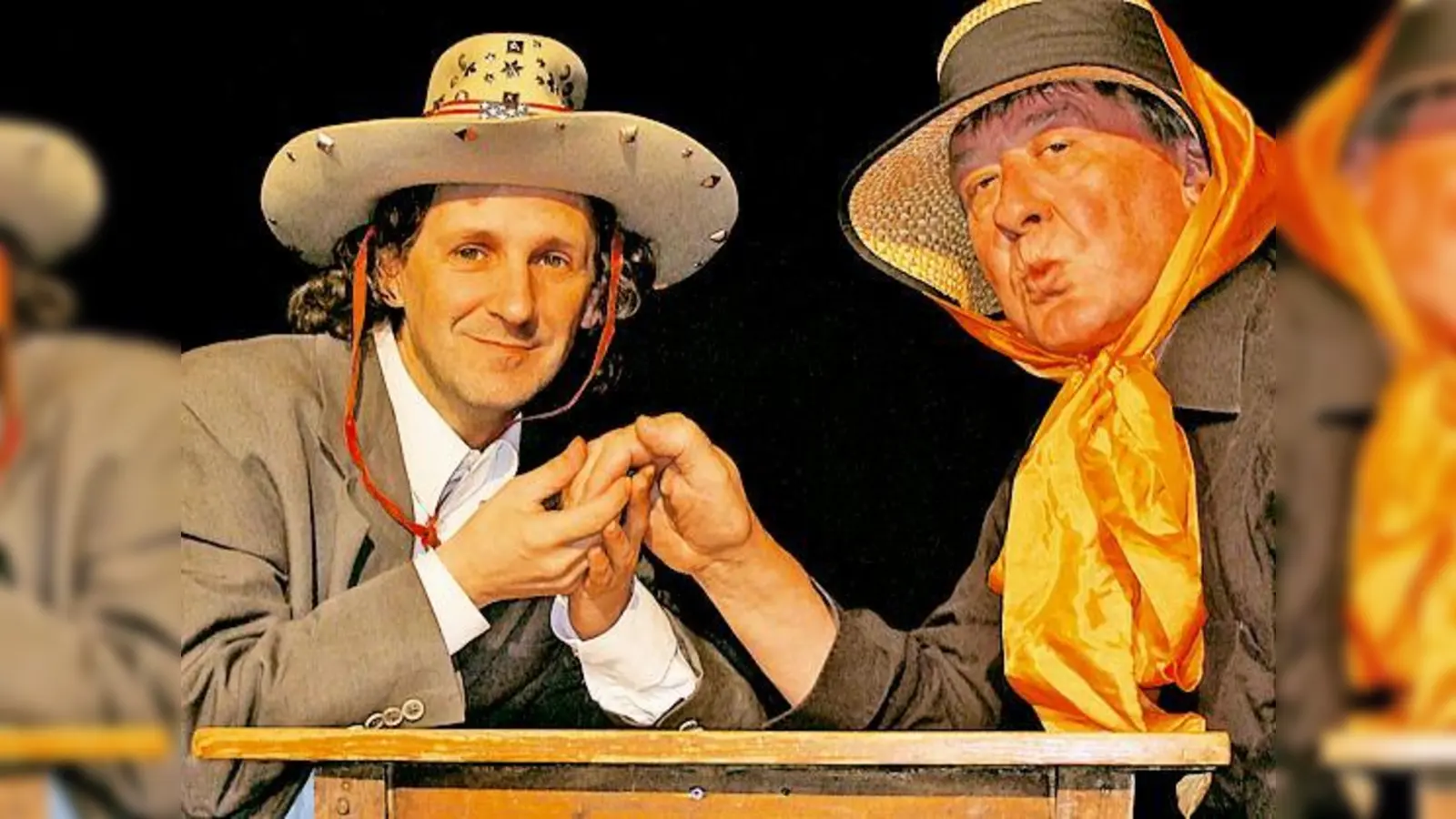 Werner Winkler und Thilo Matschke rühren im  Jennerwein-Kom/pott.	 (Foto: VA)