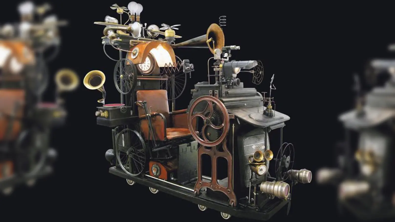 Charly-Ann Cobdaks  »Zeitmaschine« steht im zentralen Raum der Galerie im Schlosspavillon.	 (Foto: Charly-Ann Cobdak)