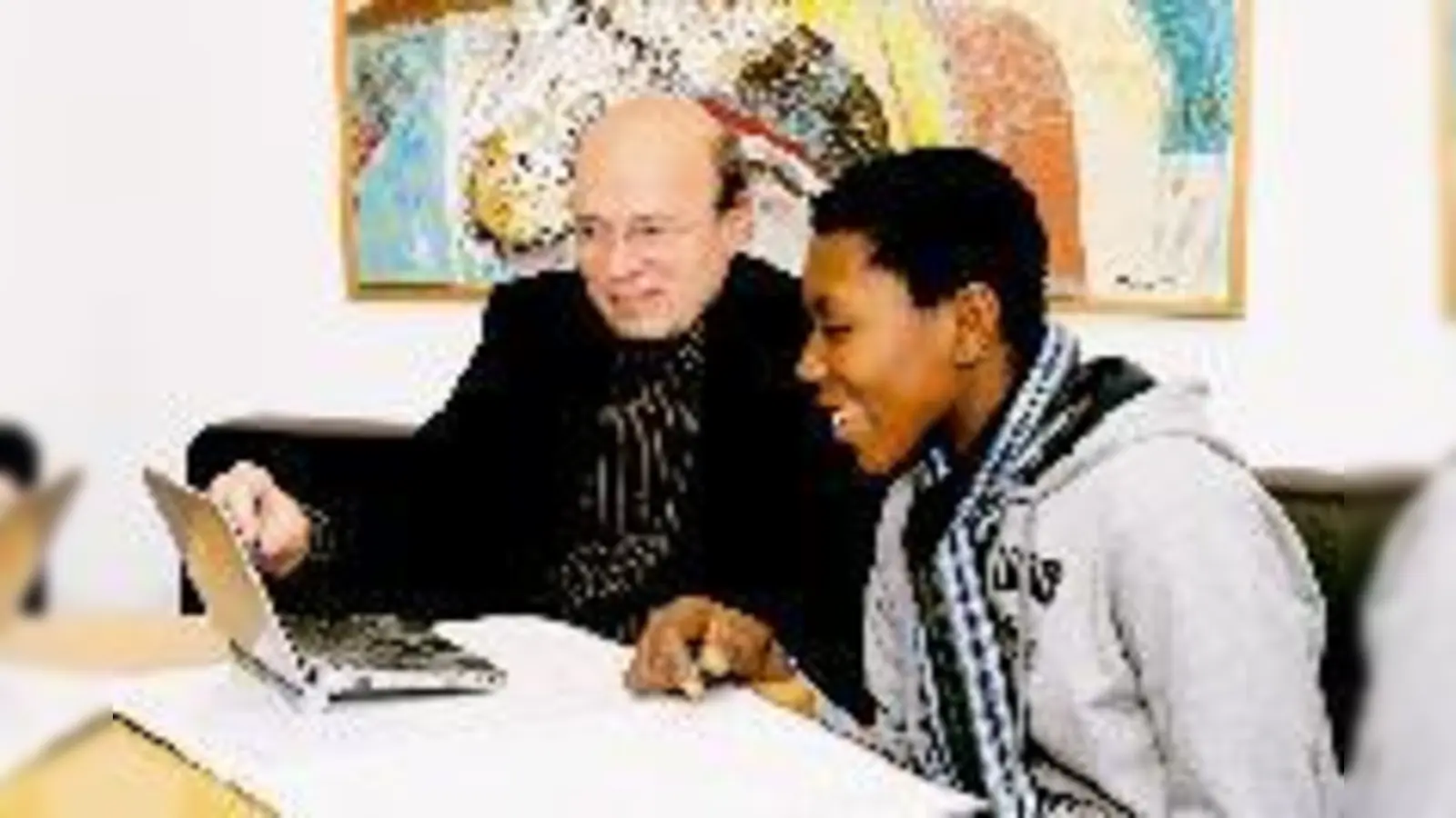 Heinrich Dorsch unterstützt Pau Kondodji  die Er­folge sind bereits sichtbar.  (Foto: Privat)