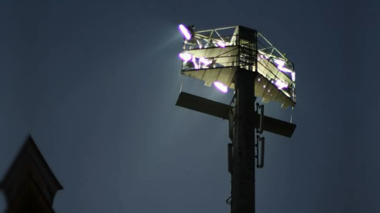 Magische Stimmung: Spiele unter Flutlicht.  (Foto: Anne Wild)