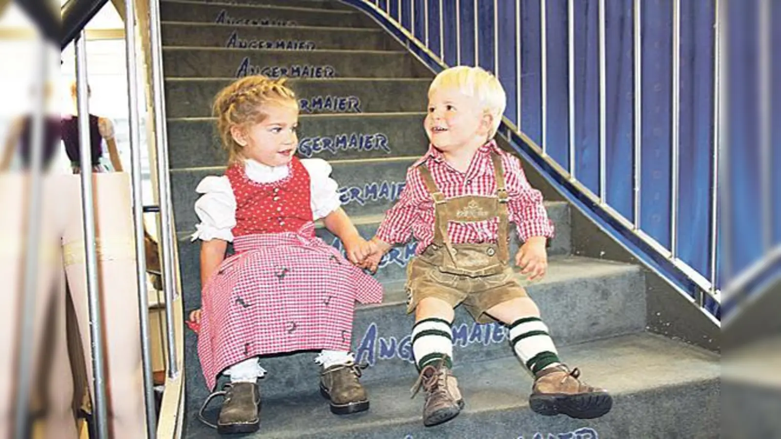 Das sind Münchens Trachten-Madl und Trachten-Bua: Luisa (3) und der zwei zweijährige Florian.  (Fotos: us)