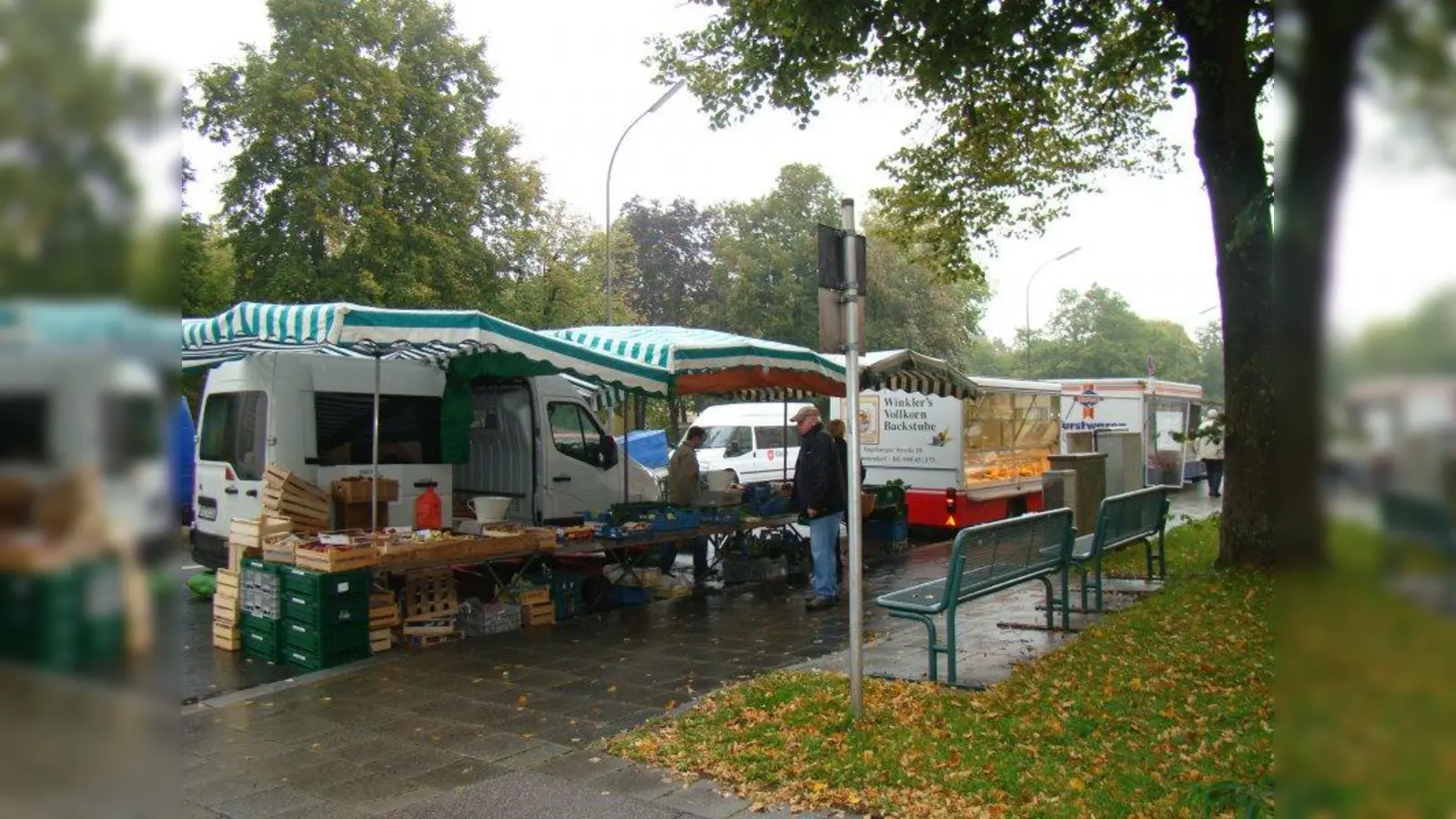 Der Wochenmarkt an der Mainaustraße (auf unserem Foto vor der Schließung 2013) war zwar klein, hatte aber alles. (Foto: pst)