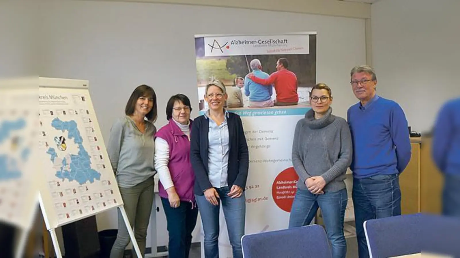 Gemeinsam mit der MARO-Genossenschaft eröffnet sie jetzt die erste Demenz-WG in Unterhaching: (v.l.) Manuela Pöschl, Ingrid Schmidt-Endraß, Katrin Jaeger, Franziska Lachner und Jürgen Hoerner. 	 (Foto: hw)