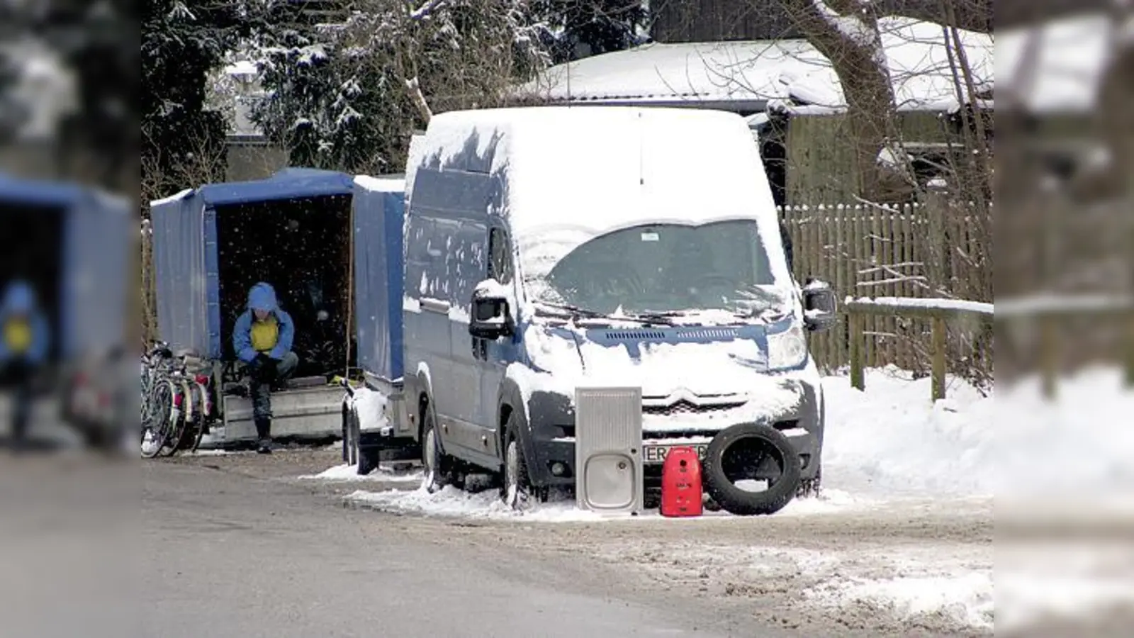 Inoffizielle Händler in der Mauerseglerstraße in Trudering belagern den Wertstoffhof. AWM geht nun mit Infokampagne dagegen vor.	 (Foto: bus)